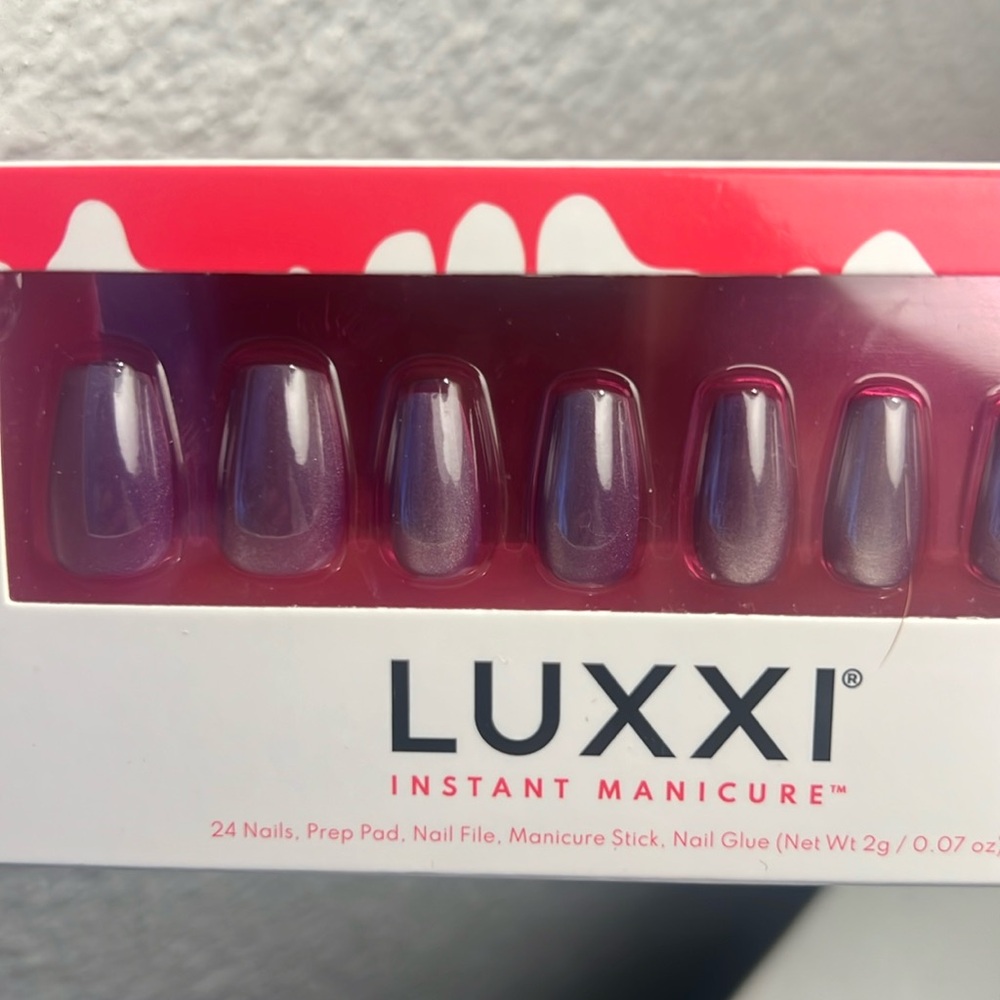 1 SET OF LUXXI INSTANT MANICURE PRESSON NAILS BRAND NEW RETAIL $16 each
